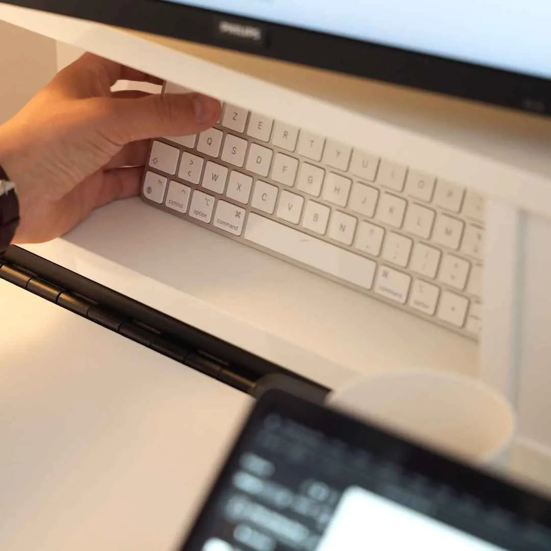 Accessory and laptop storage