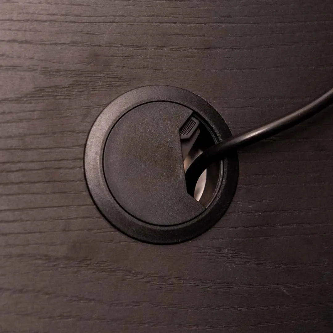 Smart compartments to keep cables hidden